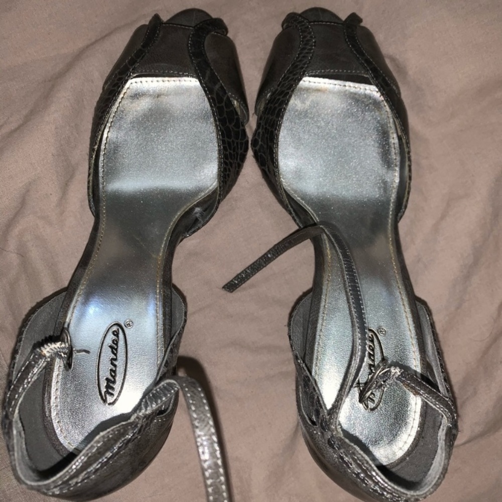 {Mandee} Grey Open-Toed Heels